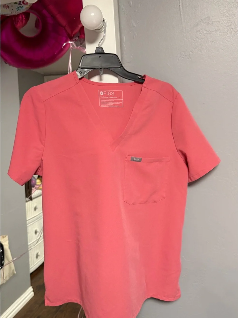 FIGS Coral Pink V-Neck Scrub Top and Drawstring Pants - Picture 2 of 5